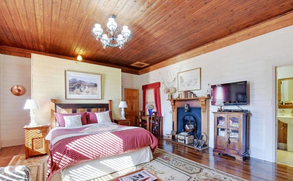 Redcliffe House Colonial Bed & Breakfast Суонси Экстерьер фото
